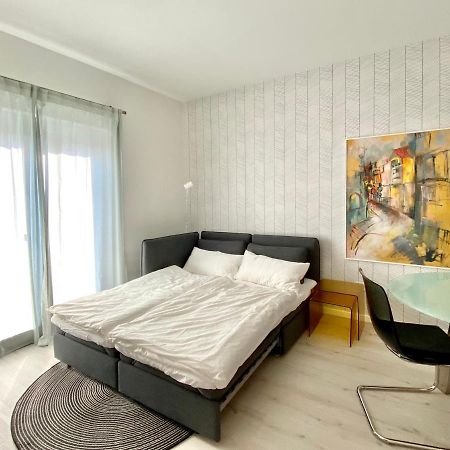 Modernes Apartment, Terrasse Und Garten Am Lilienthalpark Im Suedwesten Berlins Extérieur photo