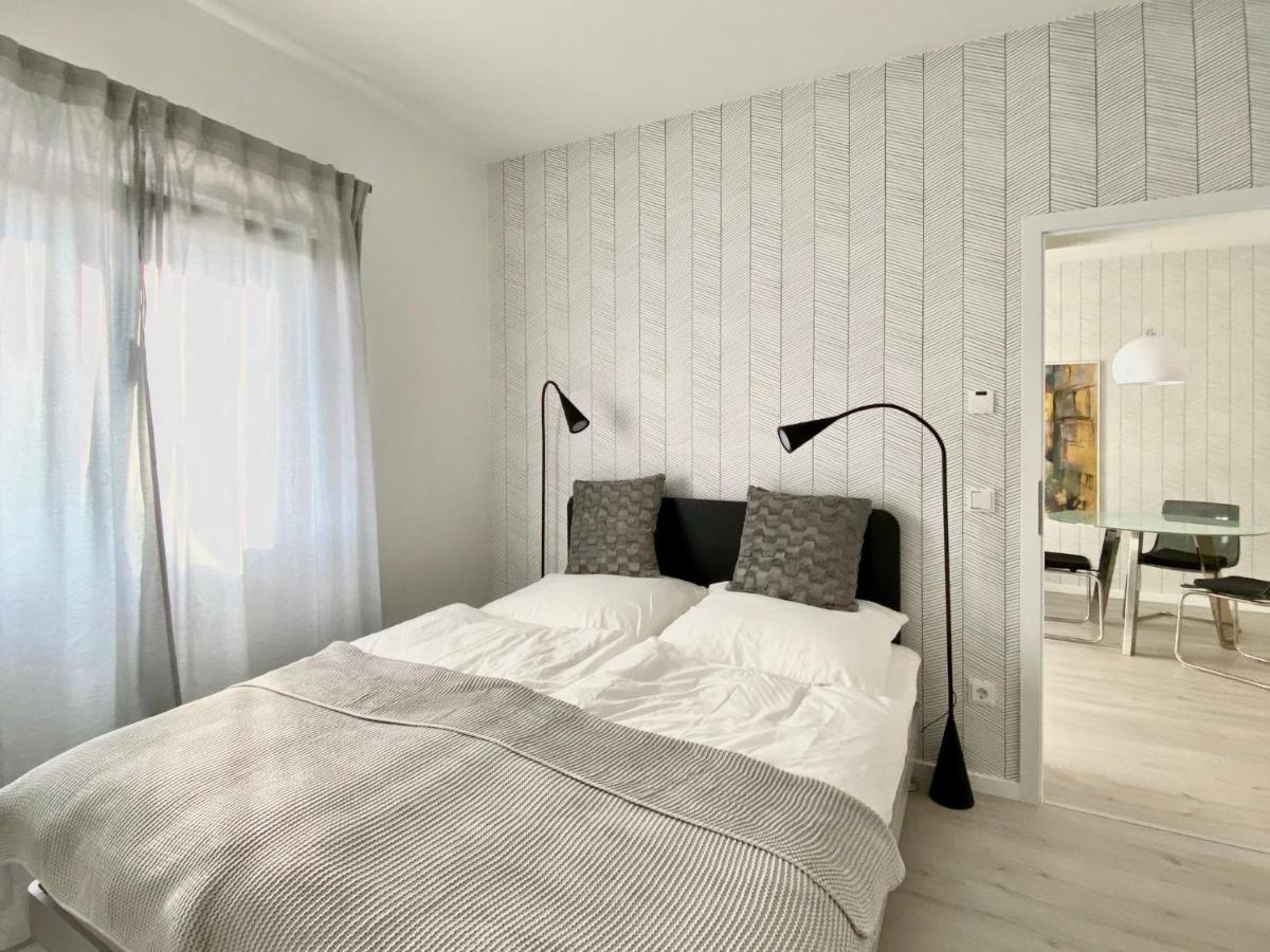 Modernes Apartment, Terrasse Und Garten Am Lilienthalpark Im Suedwesten Berlins Extérieur photo