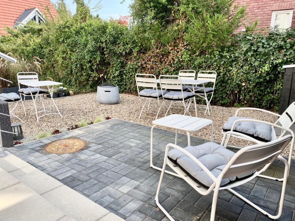 Modernes Apartment, Terrasse Und Garten Am Lilienthalpark Im Suedwesten Berlins Extérieur photo